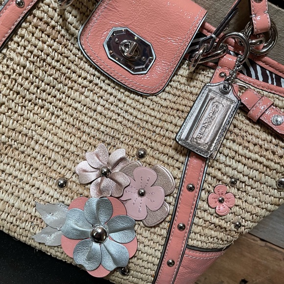 Coach NEW & AUTHENTIC Natalie Straw Tote Floral Details $398 - Picture 6 of 7